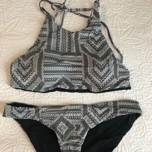 Reversible cheeky bikini